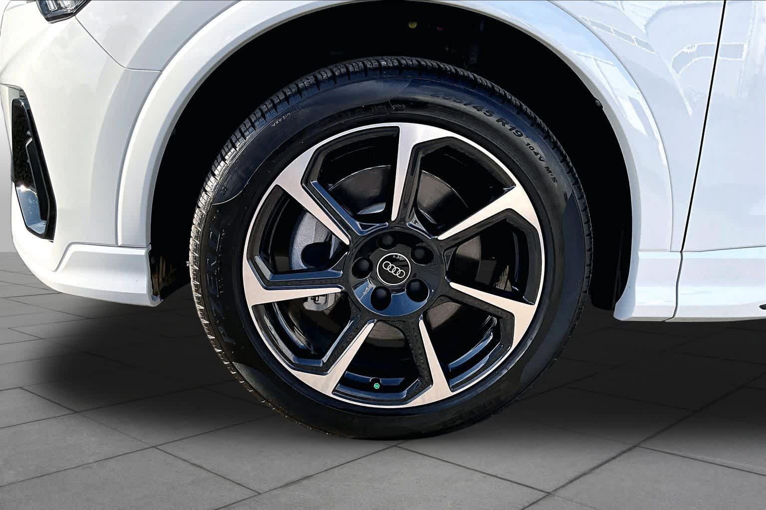 Used 2025 Audi Q3 2.0T Premium Plus AWD/4WD image 14
