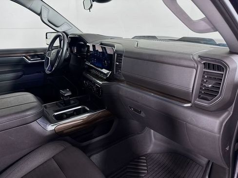 Used 2024 Chevrolet Silverado 1500 LT Trail Boss w/ LPO, Dark Essentials Package AWD/4WD image 32