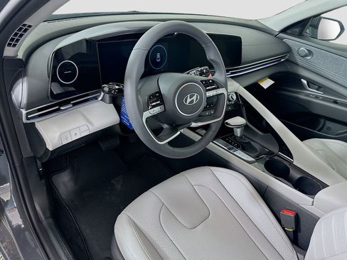 New 2026 Hyundai Elantra Limited FWD image 9