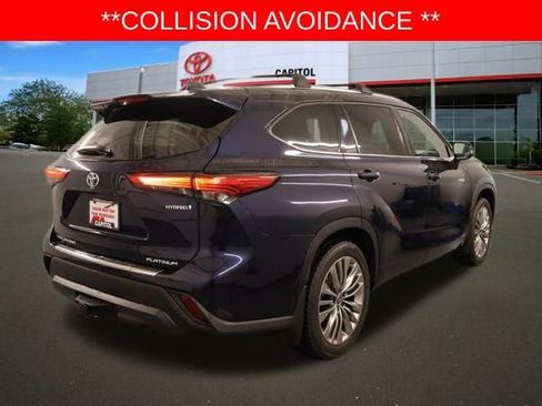 Used 2021 Toyota Highlander Platinum image 4