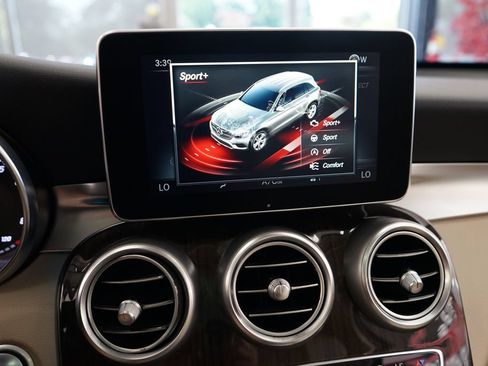 Used 2017 Mercedes-Benz GLC 300 4MATIC image 32
