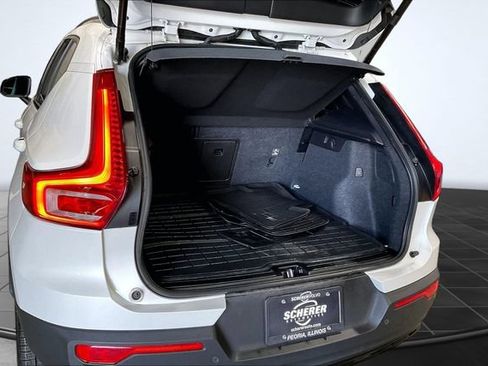 Certified 2023 Volvo XC40 B5 Plus w/ Protection Package Premier AWD/4WD image 6
