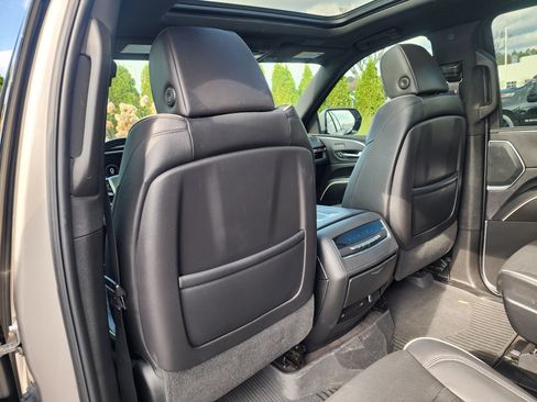 Used 2023 Cadillac Escalade ESV Premium Luxury w/ Performance Package image 16