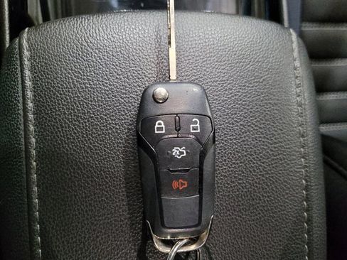 Used 2014 Ford Fusion SE FWD image 32