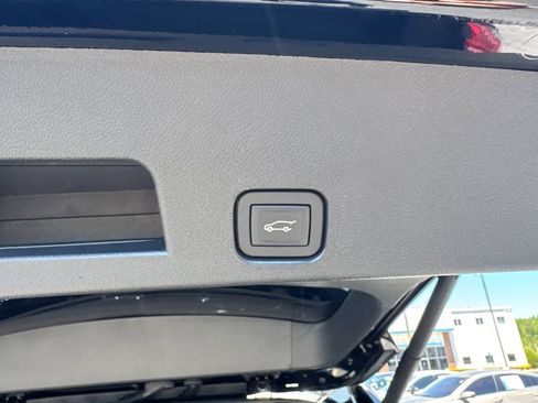 Used 2024 GMC Acadia Denali w/ Super Cruise Package FWD image 20