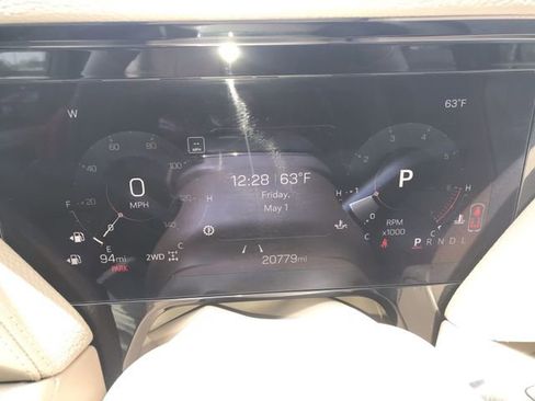 Used 2025 GMC Yukon XL Denali w/ Sun & Power Step Package AWD/4WD image 15