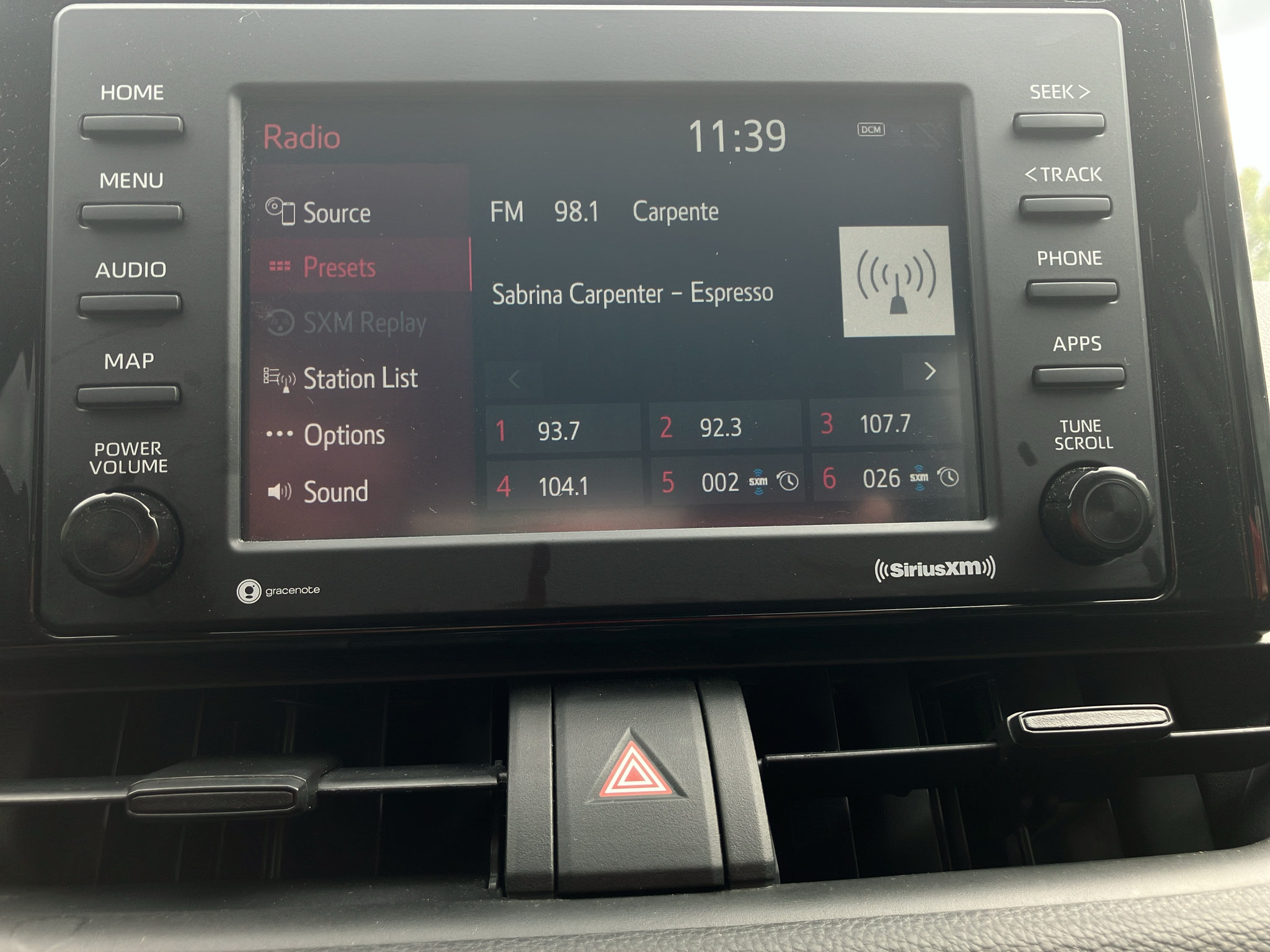 Used 2021 Toyota RAV4 LE AWD/4WD image 17