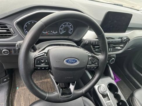 Used 2022 Ford Escape SEL w/ Equipment Group 302A AWD/4WD image 10
