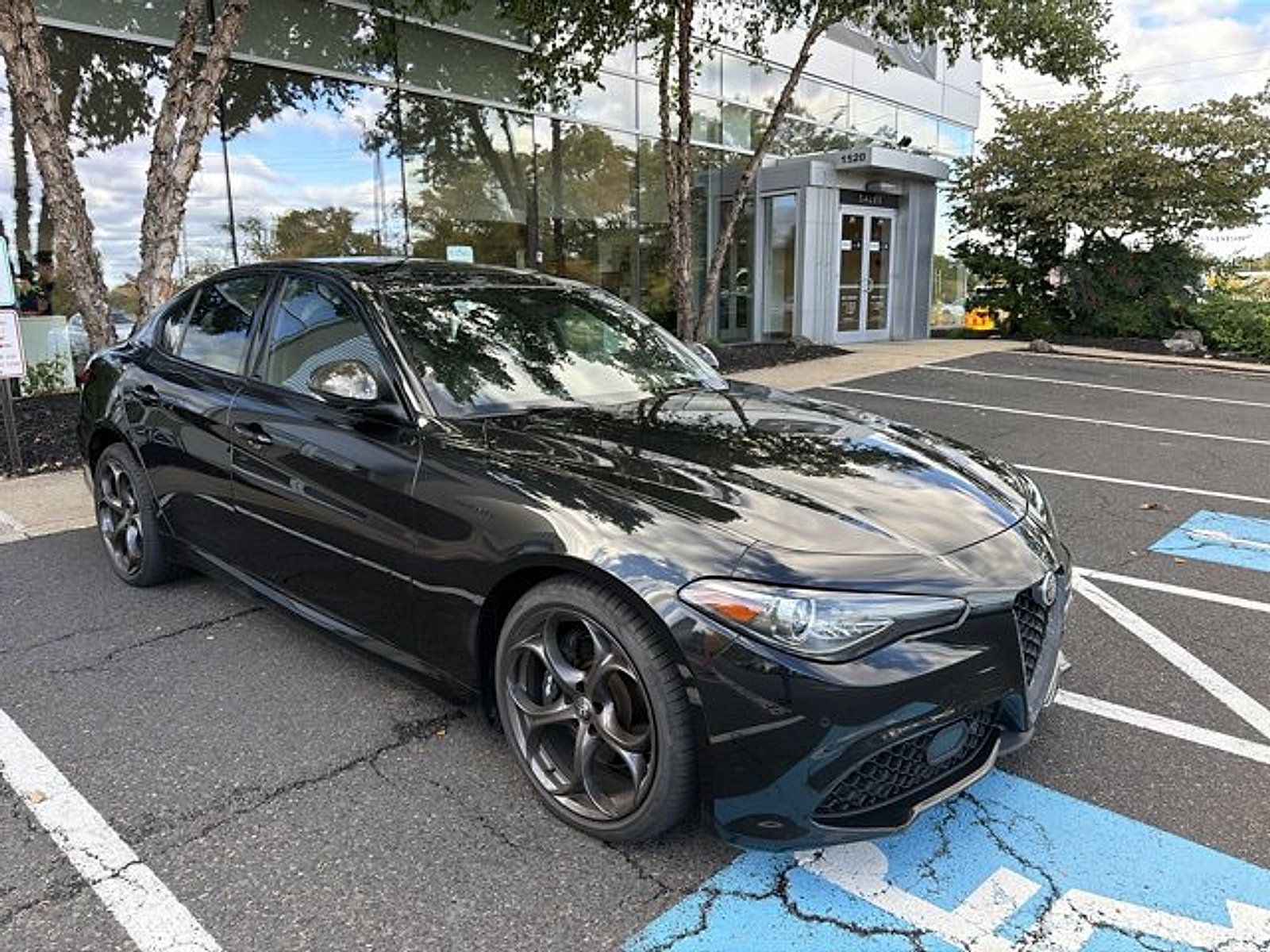 Used 2023 Alfa Romeo Giulia Estrema AWD/4WD image 3