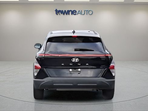 Used 2025 Hyundai Kona SEL FWD image 4
