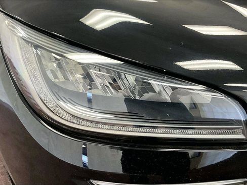 Used 2021 Lincoln Corsair AWD w/ Premium Package image 27