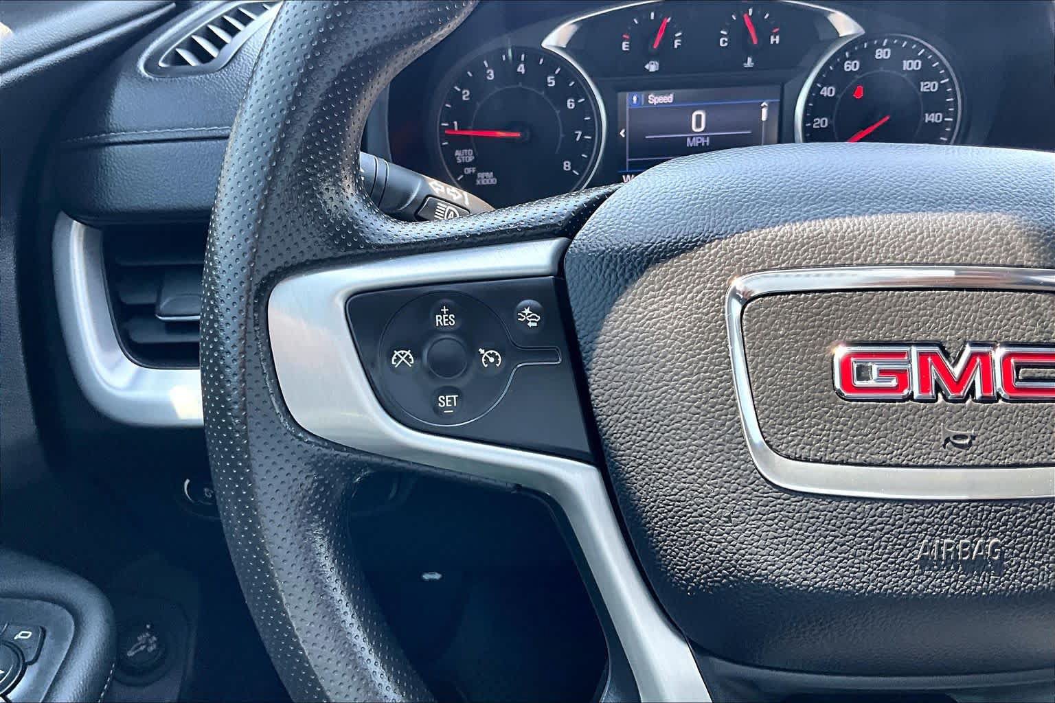 Used 2024 GMC Terrain SLE w/ Driver Convenience Package FWD image 24