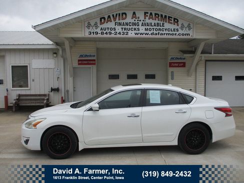 Used 2015 Nissan Altima 2.5 SV w/ Convenience Package FWD image 1
