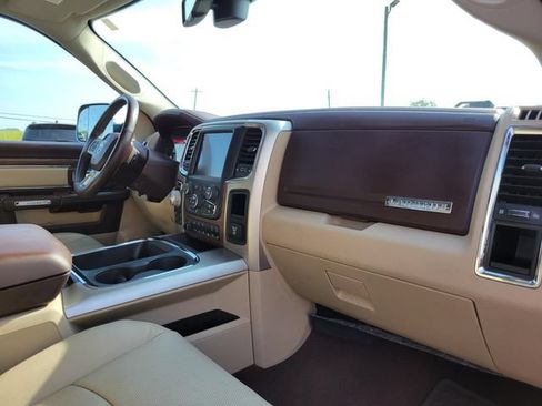 Used 2017 RAM 1500 Laramie w/ Convenience Group AWD/4WD image 31