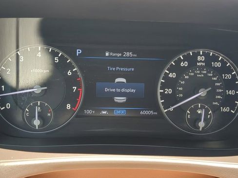 Used 2021 Genesis G90 3.3T Premium RWD image 22