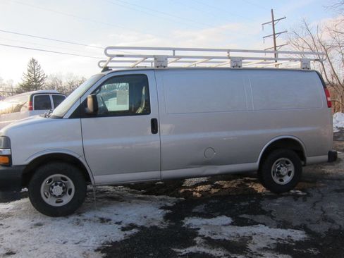Used 2020 Chevrolet Express 3500 3500 3dr Cargo Van w/ Driver Convenience Package image 3