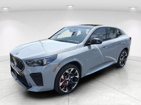 New 2026 BMW X2 xDrive28i w/ Technology Package AWD/4WD image 8