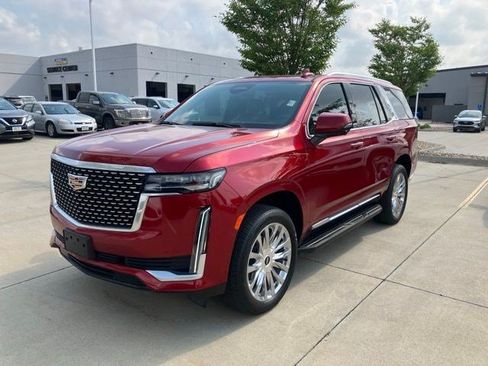 Used 2021 Cadillac Escalade Premium Luxury w/ LPO, Illumination Package AWD/4WD image 3