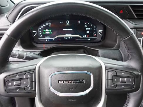 Used 2024 GMC Yukon XL Denali image 17