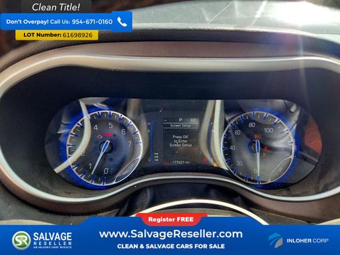 Used 2019 Chrysler Pacifica Touring-L FWD image 12