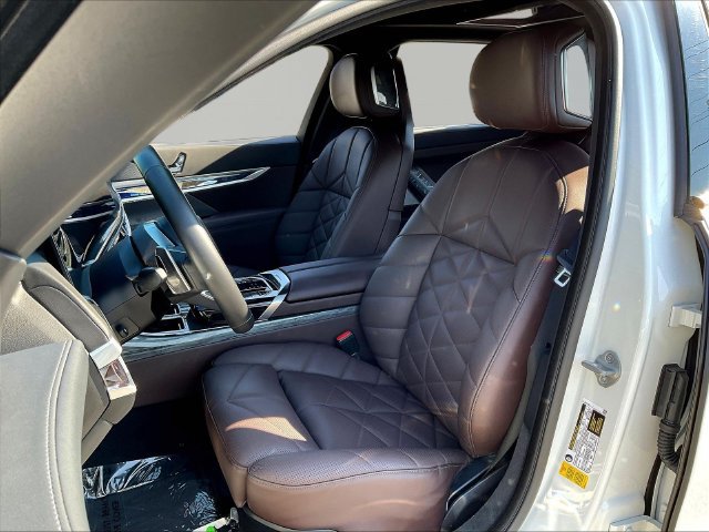 Used 2023 BMW 740i RWD image 23