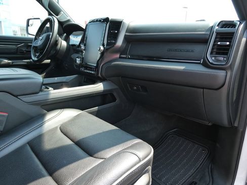 Used 2022 RAM 1500 Limited w/ Body Color Bumper Group AWD/4WD image 16