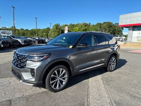 Used 2025 Ford Explorer Platinum w/ Ultimate Package AWD/4WD image 3