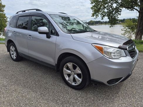 Used 2015 Subaru Forester 2.5i Premium w/ Popular Package #1 AWD/4WD image 4
