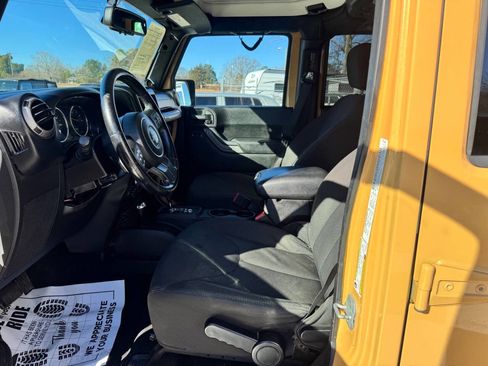 Used 2013 Jeep Wrangler Unlimited Sport image 9