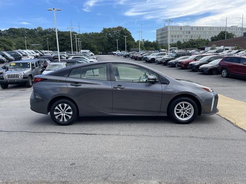 Certified 2019 Toyota Prius XLE AWD/4WD image 7