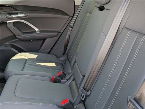 Certified 2025 Audi Q5 Premium w/ Convenience Package AWD/4WD image 15