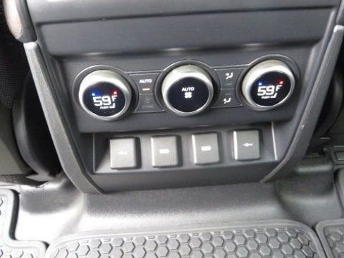 Used 2020 Land Rover Defender 110 X image 16