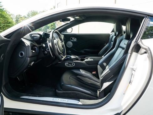 Used 2019 Aston Martin V8 Vantage Coupe RWD image 22