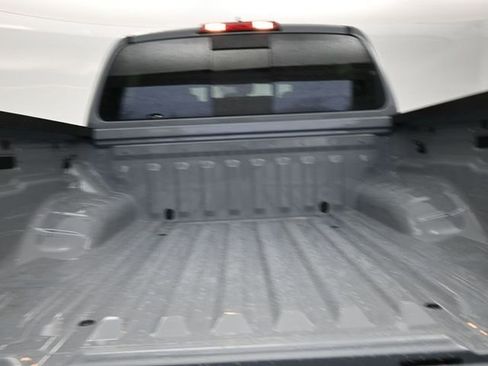 Used 2025 Nissan Frontier PRO-4X image 26