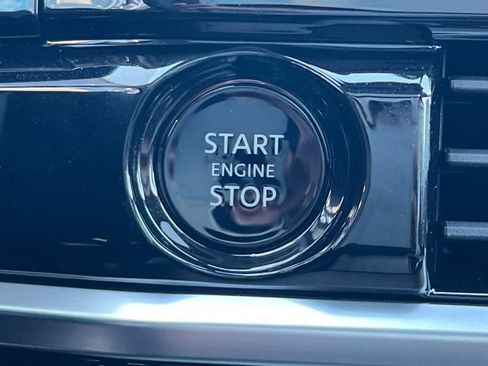 New 2025 Nissan Pathfinder SL image 28