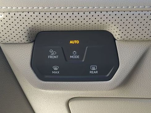 New 2026 Volkswagen Atlas SE image 25