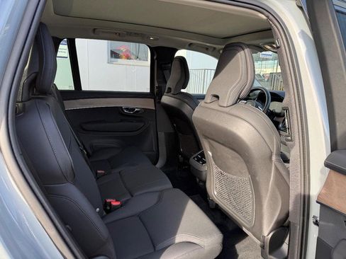 Used 2025 Volvo XC90 B6 Plus image 11