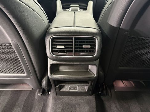 Certified 2025 Mercedes-Benz GLE 450e 4MATIC image 27