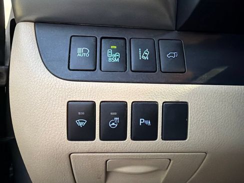 Used 2016 Toyota Highlander Limited Platinum AWD/4WD image 19
