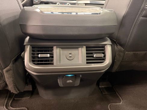 Used 2025 Ford F150 Lariat AWD/4WD image 16