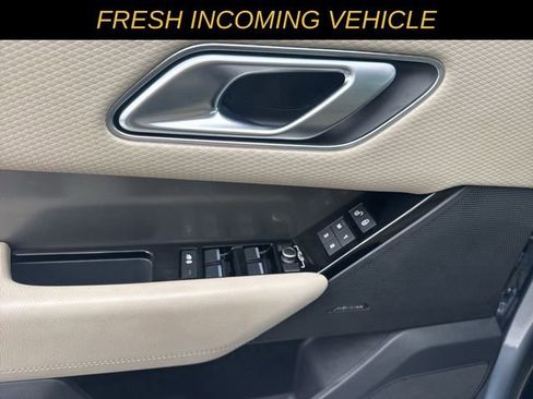 Used 2020 Land Rover Range Rover Velar S image 13