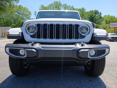 Used 2026 Jeep Wrangler Sahara image 3