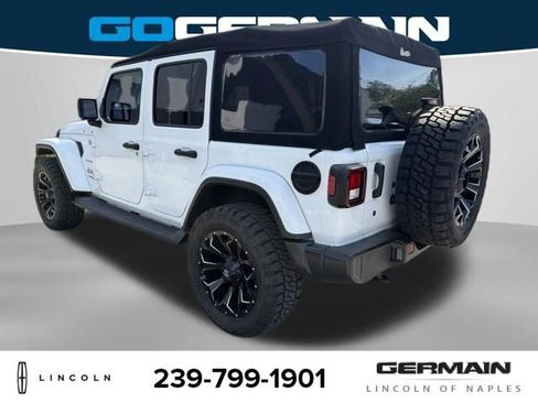 Used 2019 Jeep Wrangler Unlimited Sahara AWD/4WD image 5