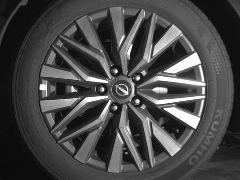 Used 2025 Nissan Altima 2.5 SV FWD image 15