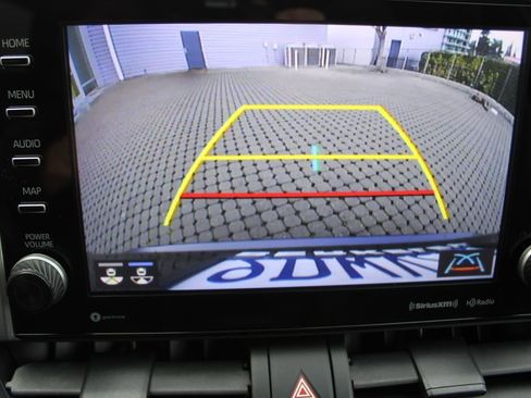 Used 2022 Toyota RAV4 SE image 18