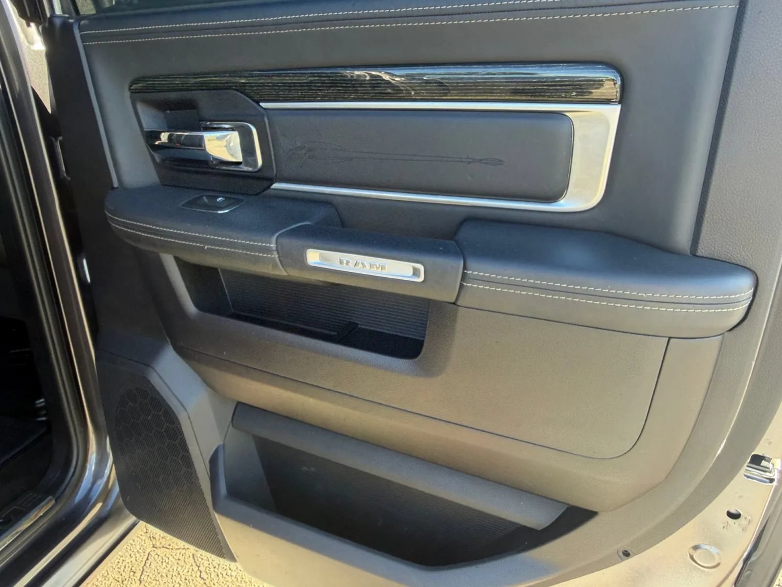 Used 2016 RAM 1500 Limited AWD/4WD image 28