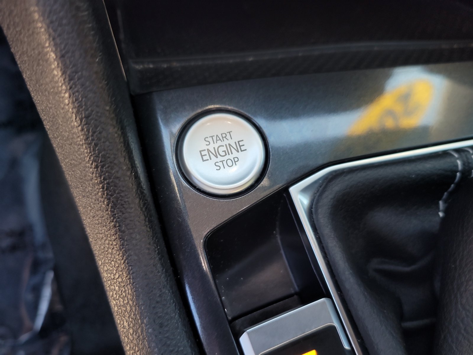 Used 2024 Volkswagen Tiguan SE FWD image 24