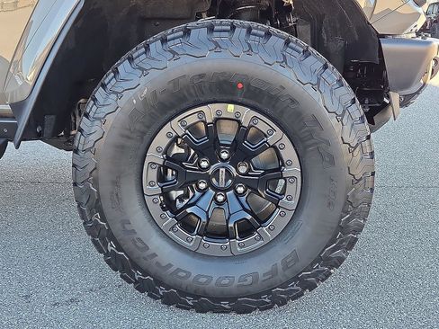 New 2025 Ford Bronco Raptor image 7