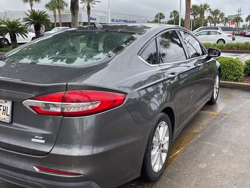 Used 2019 Ford Fusion SE FWD image 4