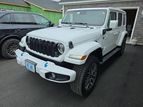Used 2024 Jeep Wrangler High Altitude AWD/4WD image 3